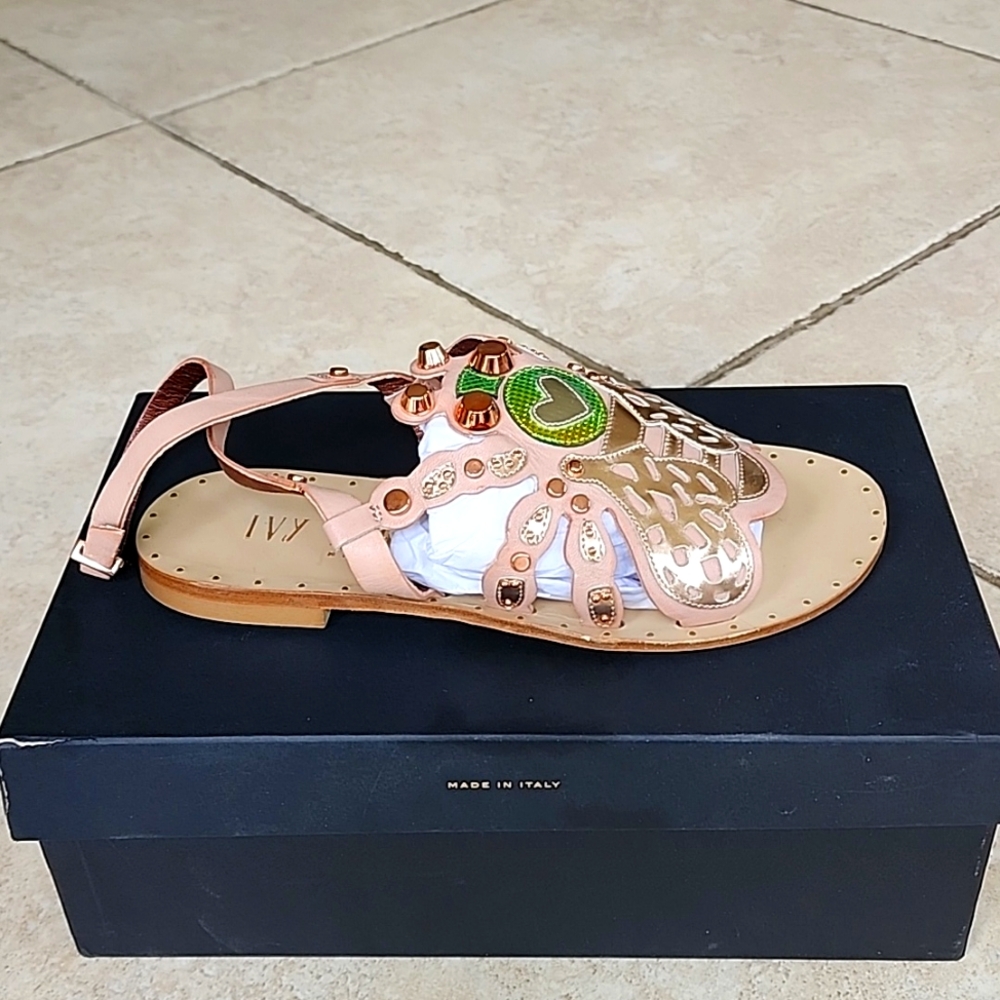 Ivy Kirzner shoes size 6.5 Color Rose Gold. Style Honeybee.
